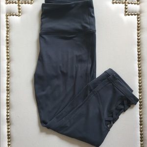 🖤Yogalicious Capri Work Out Pants🖤